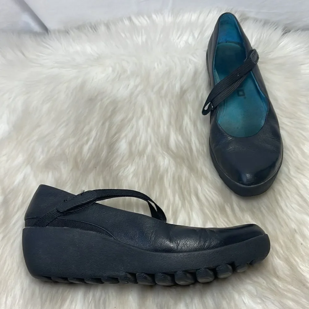 Tsubo Cori Black Leather Mary Jane Wedge Shoes Sz 8‎